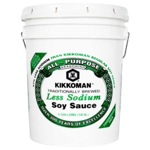 Caneca de Salsa de Soya baja en sodio marca Kikkoman de 5 galones
